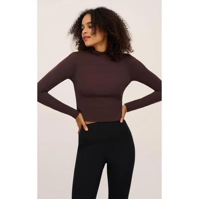 Yogalicious Womens 2 Pack Zenly Evelyn Long Sleeve Mock Neck Crop Top 3 Yogalicious Womens 2 Pack Zenly Evelyn Long Sleeve Mock Neck Crop Top - Image 3