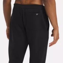 Reebok Classics Wardrobe Essentials Fleece Pants -ActiveMode Sales Store GUEST 0d5420a1 a48d 42d7 aa4d 090a10e89747