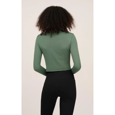 Yogalicious Womens 2 Pack Zenly Evelyn Long Sleeve Mock Neck Crop Top 2 Yogalicious Womens 2 Pack Zenly Evelyn Long Sleeve Mock Neck Crop Top - Image 2