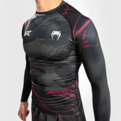 Venum UFC Authentic Fight Week 2.0 Long Sleeve Rashguard - Black/Red 7 Venum UFC Authentic Fight Week 2.0 Long Sleeve Rashguard - Black/Red -ActiveMode Sales Store GUEST 50887323 0440 4b62 b21b 35912a319a03