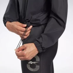 Reebok Running Woven Jacket Womens -ActiveMode Sales Store GUEST a90165e6 cbb8 41b9 bc87 184cdc2096e0